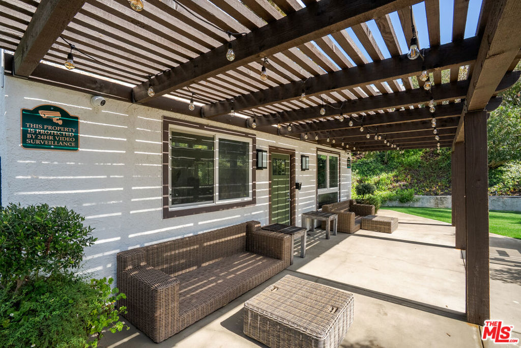 1612 Palisades Drive