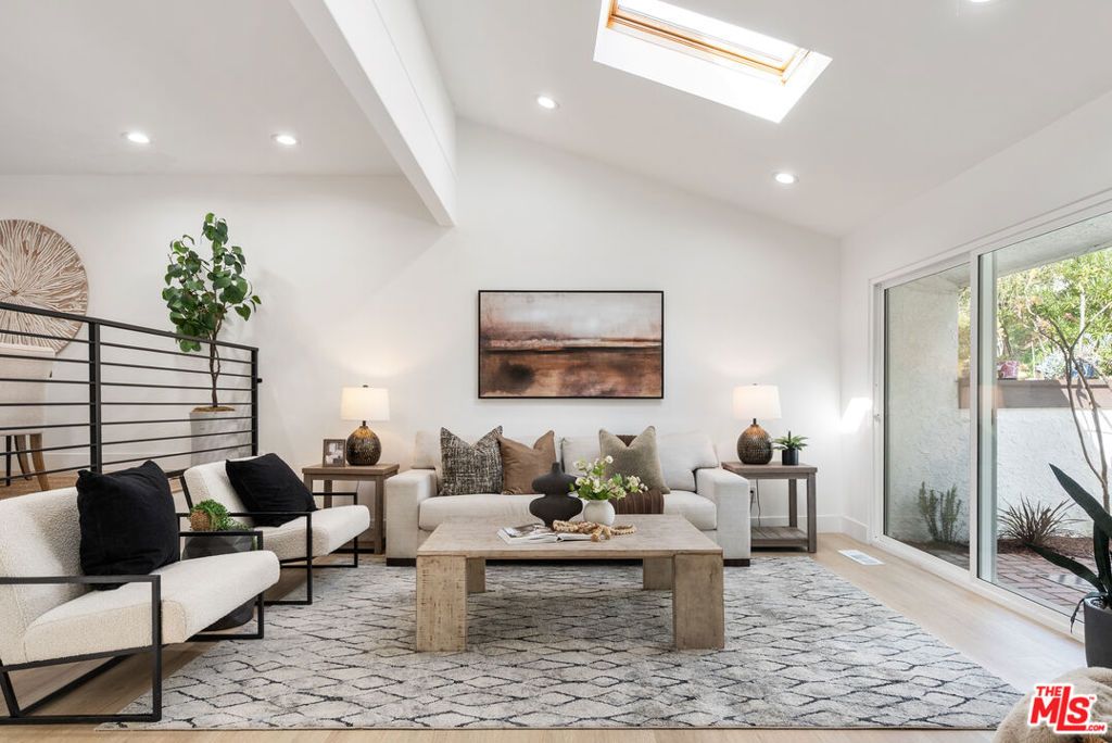 Photo of 1612 Palisades Drive, Pacific Palisades, CA 90272 (MLS # 26652103)