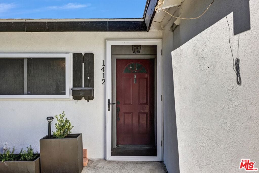 Photo of 1412 Lake Street, Glendale, CA 91201 (MLS # 26989259)