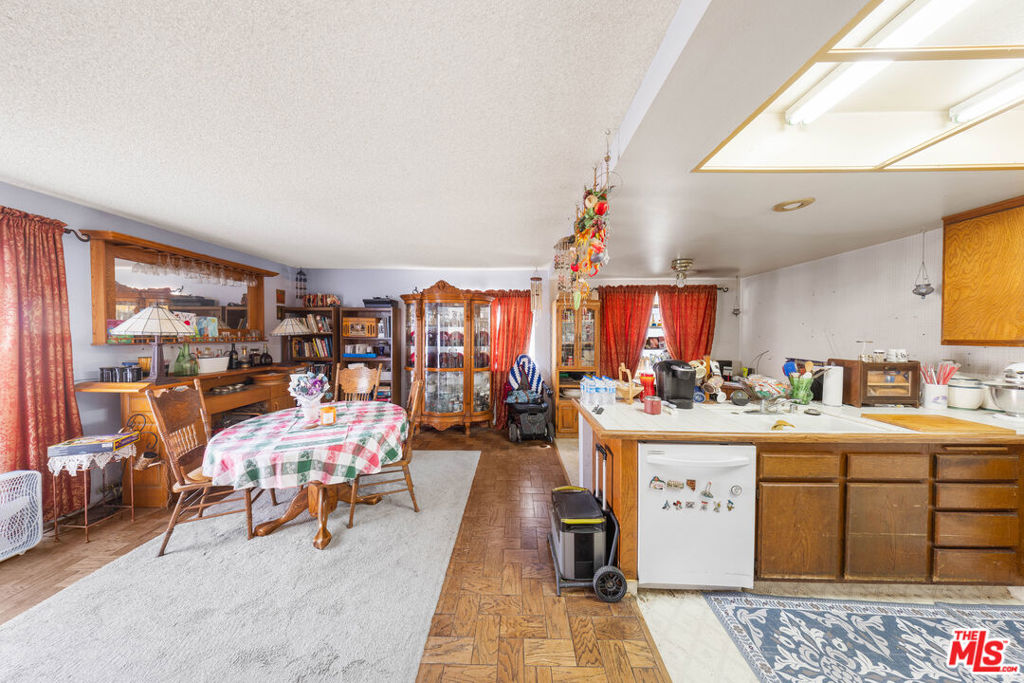 1574 Ridge Crest Court