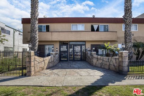 Photo of 2718 S Cochran Avenue, Los Angeles, CA 90016 (MLS # 26662345)
