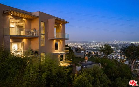 Photo of 1600 Viewmont Drive, Los Angeles, CA 90069 (MLS # 25502317)