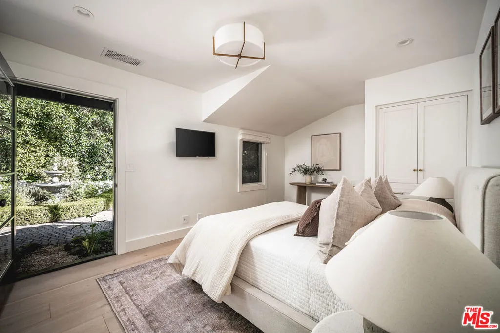 Santa Barbara, California 93108, United States, 3 Bedrooms Bedrooms, ,3 BathroomsBathrooms,Residential,Active,240987