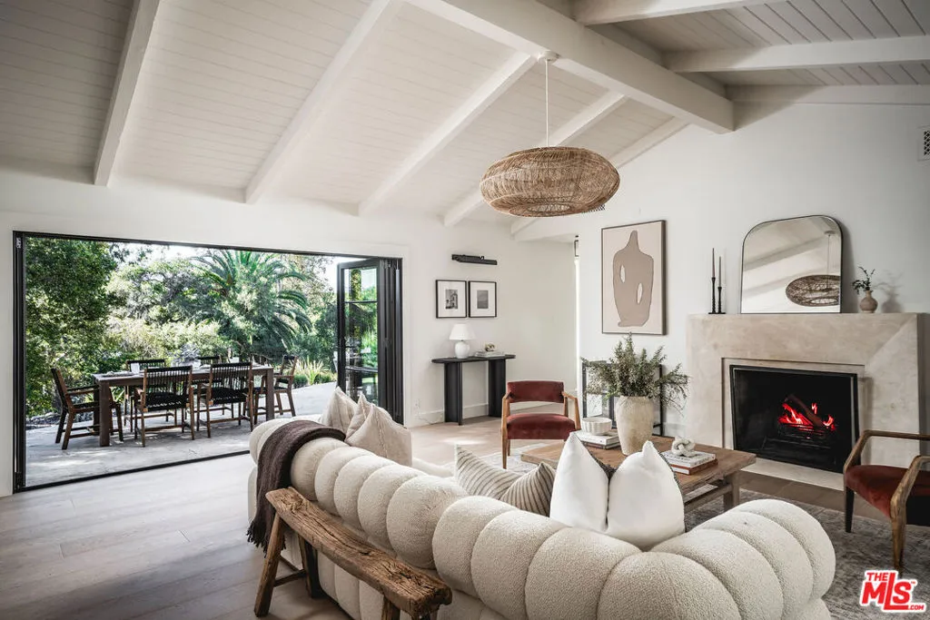 Santa Barbara, California 93108, United States, 3 Bedrooms Bedrooms, ,3 BathroomsBathrooms,Residential,Active,240987