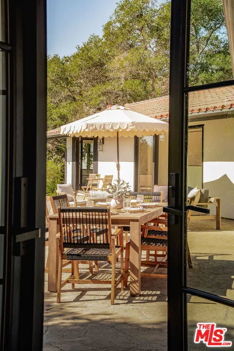 Santa Barbara, California 93108, United States, 3 Bedrooms Bedrooms, ,3 BathroomsBathrooms,Residential,Active,240987