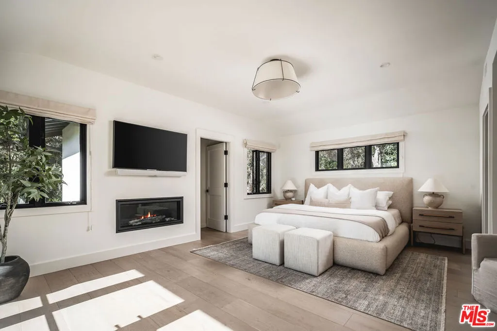 Santa Barbara, California 93108, United States, 3 Bedrooms Bedrooms, ,3 BathroomsBathrooms,Residential,Active,240987