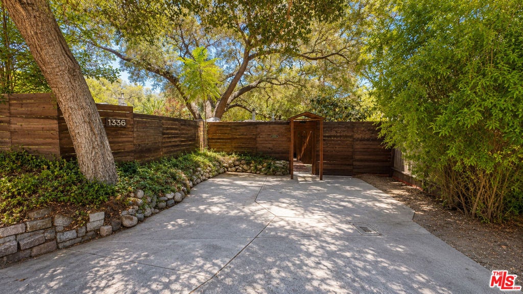 1336 Old Topanga Canyon Road