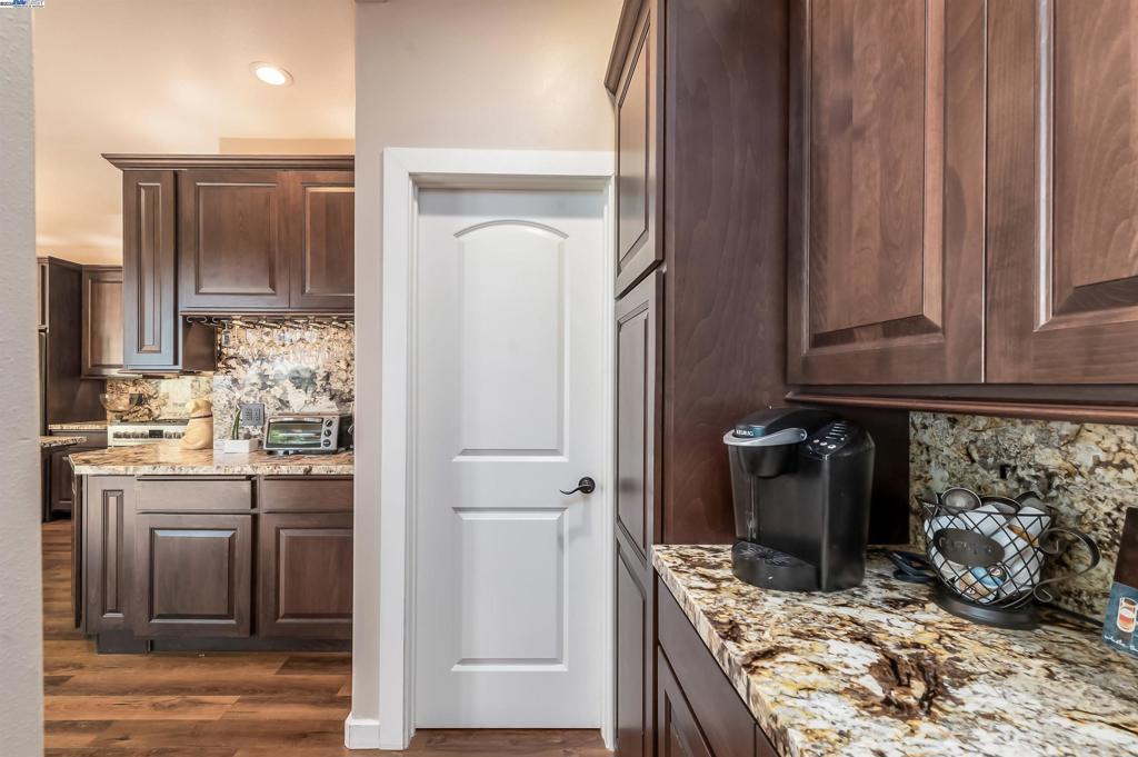 CASTLEWOOD - Residential