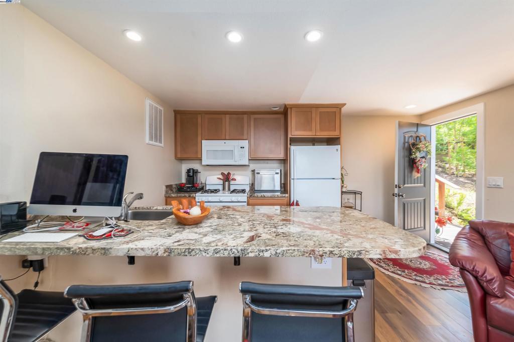 CASTLEWOOD - Residential