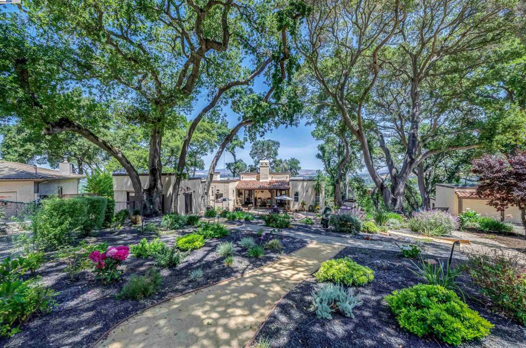 20 Fairway Lane