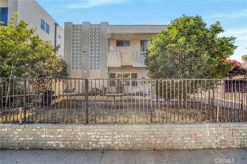 Photo of 6651 Beck Ave #6, North Hollywood, CA 91606 (MLS # OC26050237)