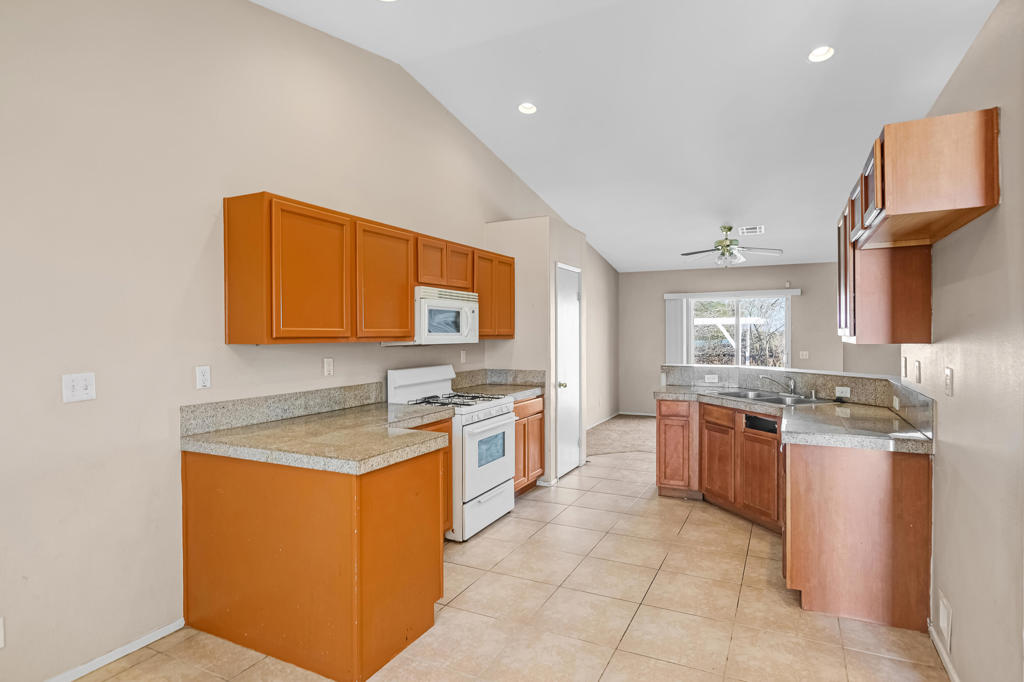 Vista Del Mar - Residential