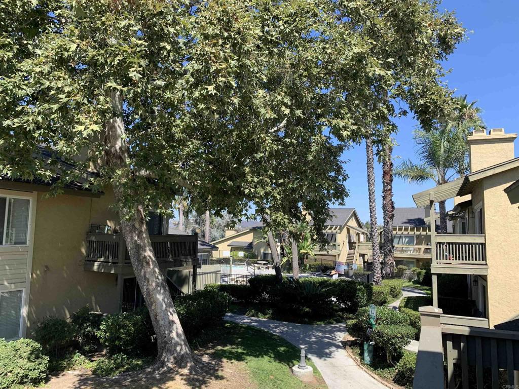 145 W El Norte Parkway 212