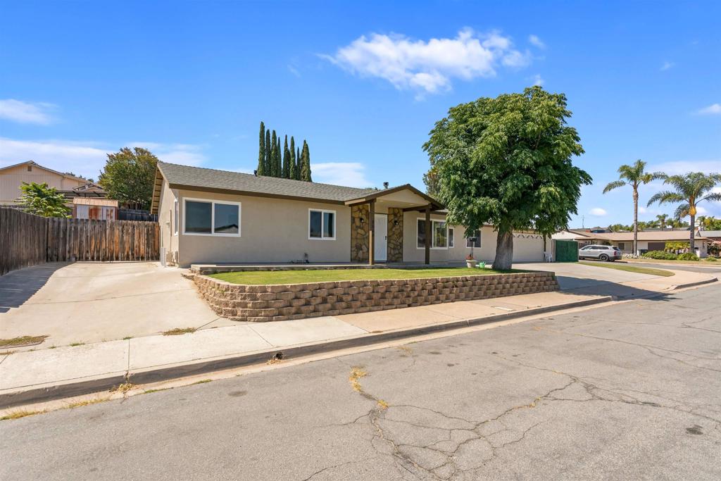 8644 Avenida Marco