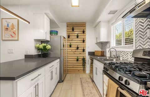 Tiny photo for 5700 Vanalden Avenue, Tarzana, CA 91356 (MLS # 26670247)