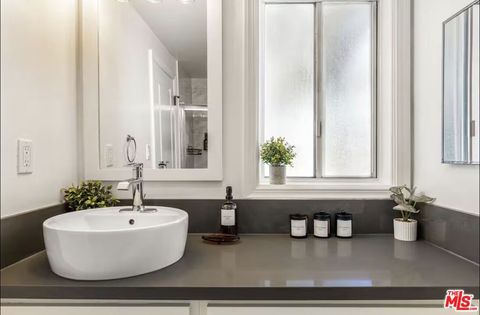 Tiny photo for 5700 Vanalden Avenue, Tarzana, CA 91356 (MLS # 26670247)