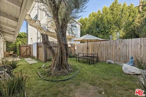 Tiny photo for 5700 Vanalden Avenue, Tarzana, CA 91356 (MLS # 26670247)