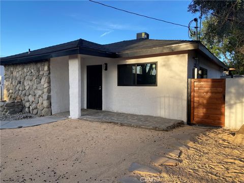 1217 1215 Woodworth San Fernando CA 91340