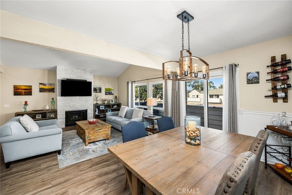 24114 Paseo Corona