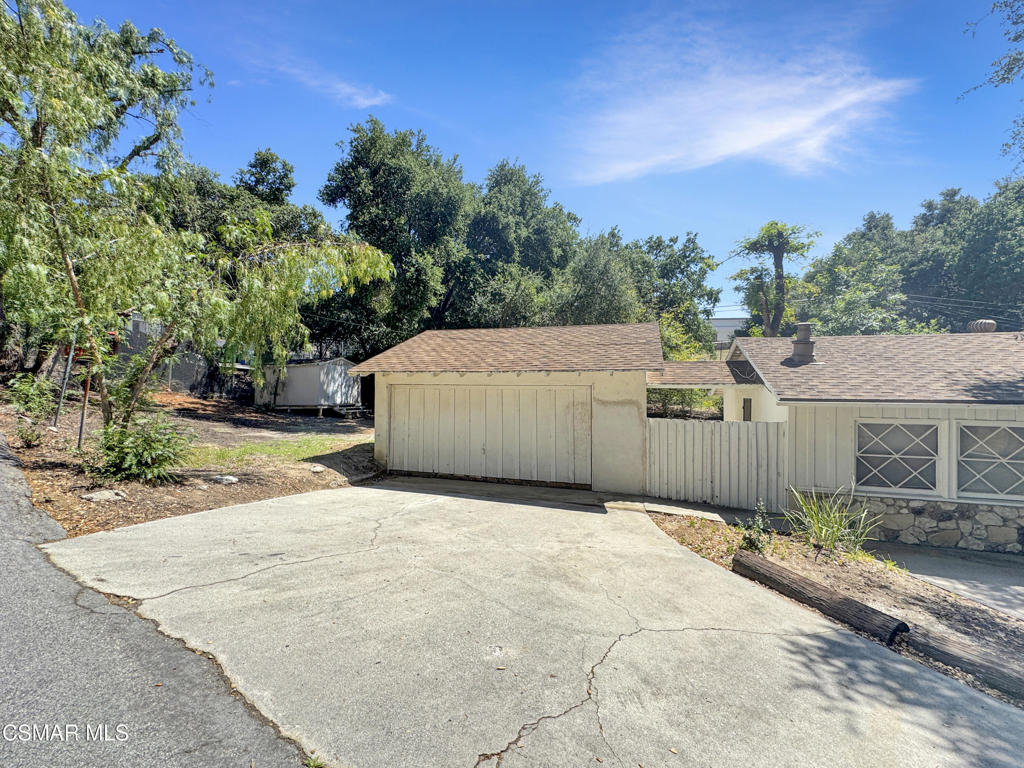 22950 Humming Bird Way