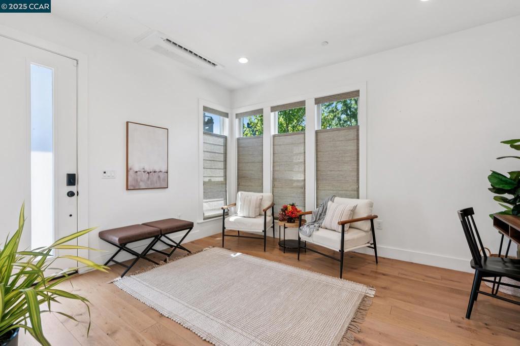 DOWNTOWN LAF - Residential