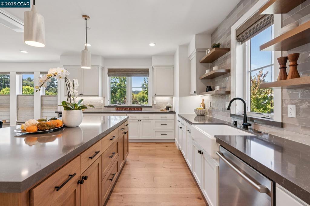 DOWNTOWN LAF - Residential