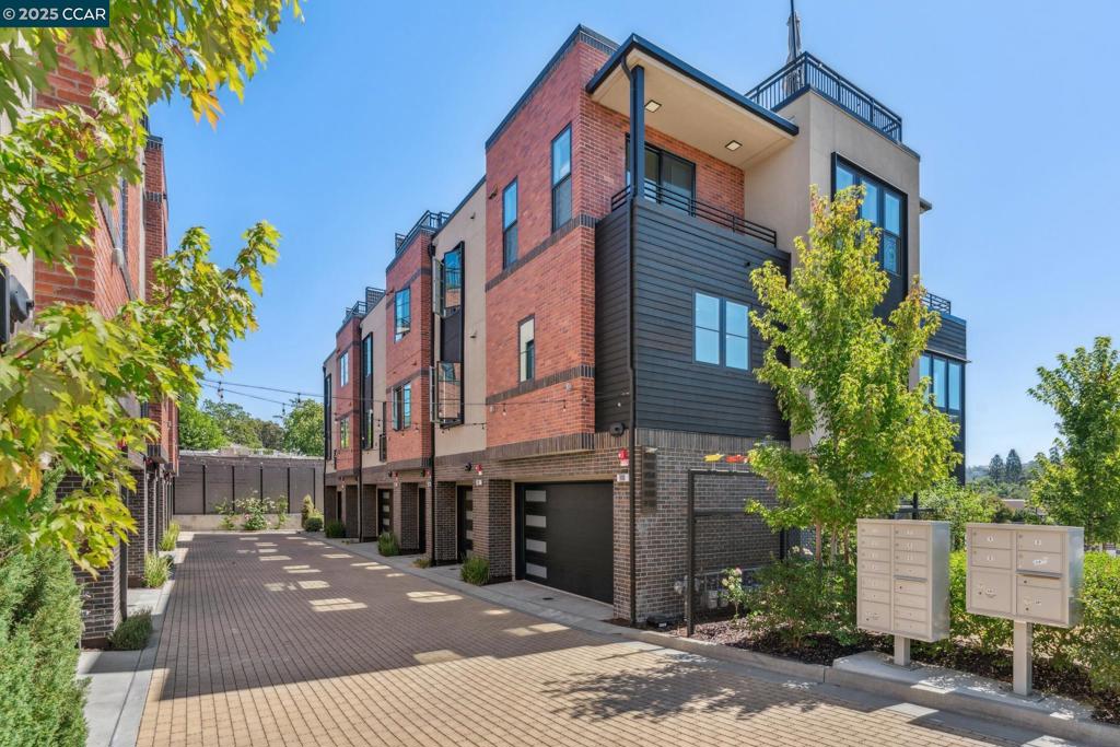 DOWNTOWN LAF - Residential