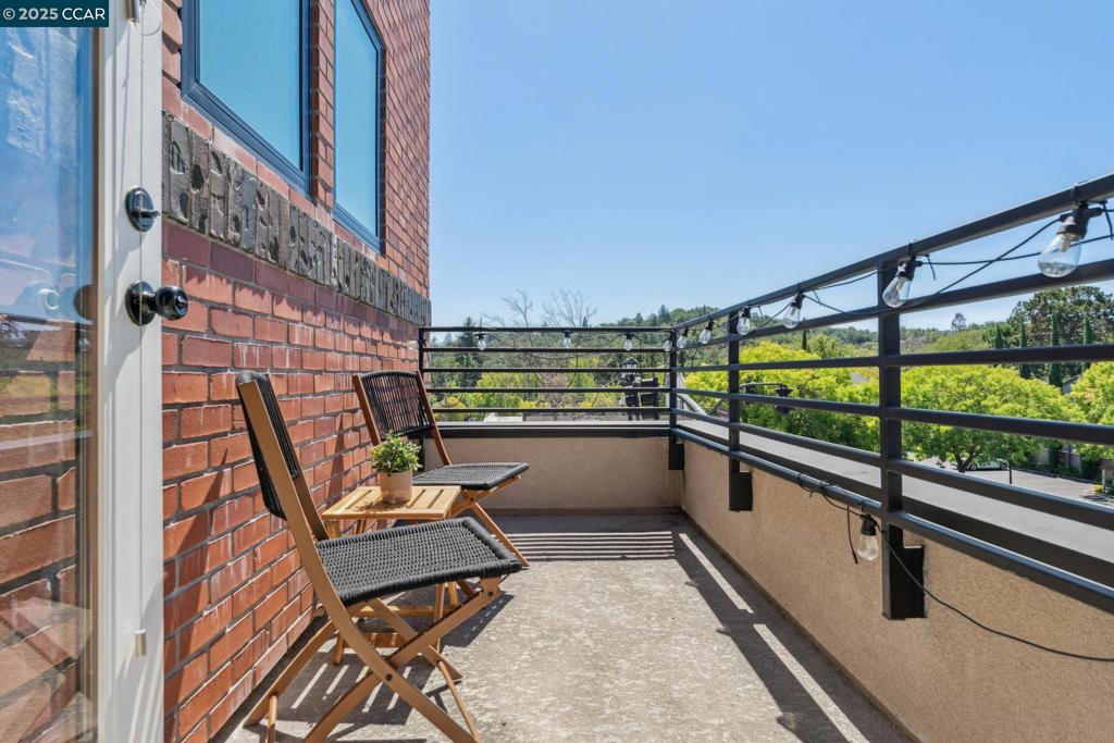 DOWNTOWN LAF - Residential