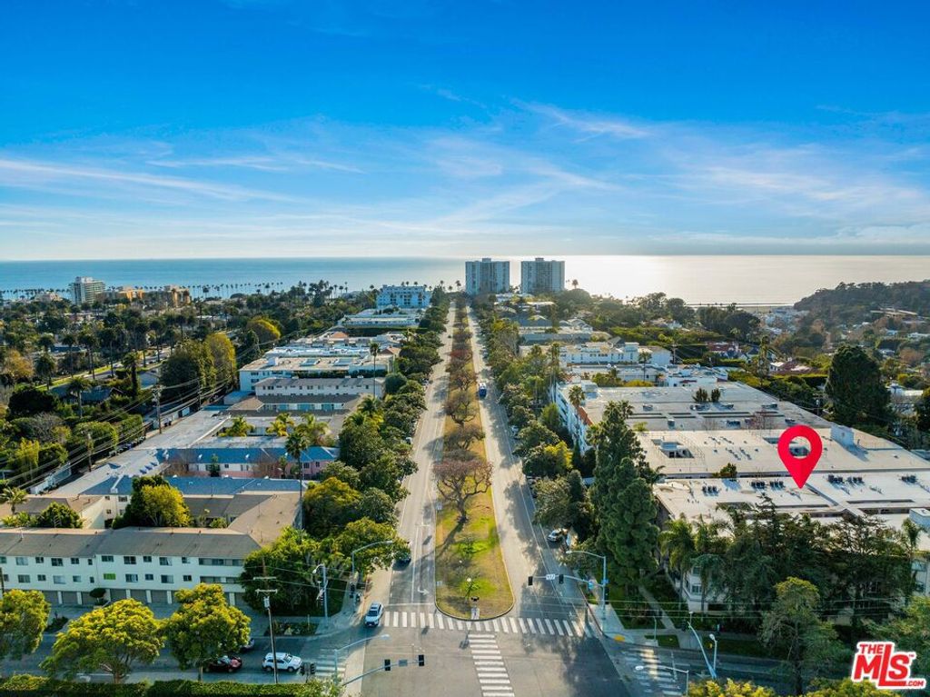 Photo of 222 7th Street #301, Santa Monica, CA 90402 (MLS # 25571803)