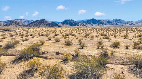 Photo of 0 APN 0453-281-02-0000, Lucerne Valley, CA 92356 (MLS # HD26080281)