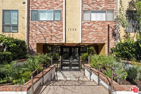 Photo of 1735 N Fuller Avenue #119, Los Angeles, CA 90046 (MLS # 26657697)