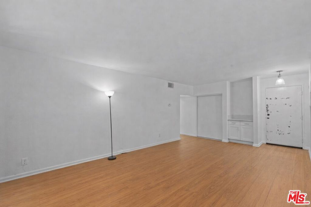 1735 N Fuller Avenue 119