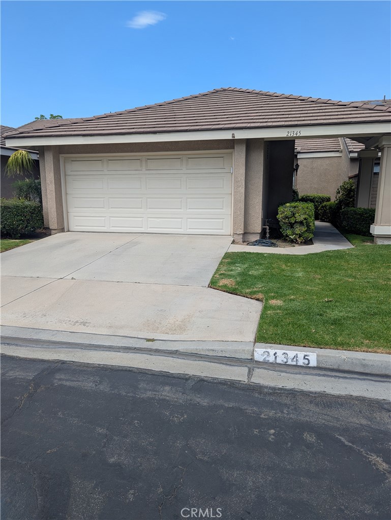 Welcome to your new home in the charming city of Yorba Linda, California! This inviting property offers a comfortable living space perfect for those seeking a peaceful lifestyle while being close to various conveniences and amenities.
Key property features include spacious bedrooms and well-appointed bathrooms, providing you with plenty of room to relax and unwind. The impressive floor area enhances the home's inviting atmosphere. Located just a short drive from a great restaurant and several department stores, you'll have everything you need right at your fingertips. Additionally, Kaiser Permanente Orange County - Anaheim Medical Center is only 16 minutes away, making it a prime location for accessibility. Enjoy the outdoors at the nearby Yorba Regional Park, just a short walk away.
The property features central heating and air conditioning, complemented by ceiling fans for added comfort. With all these wonderful features, make this lovely home yours today!