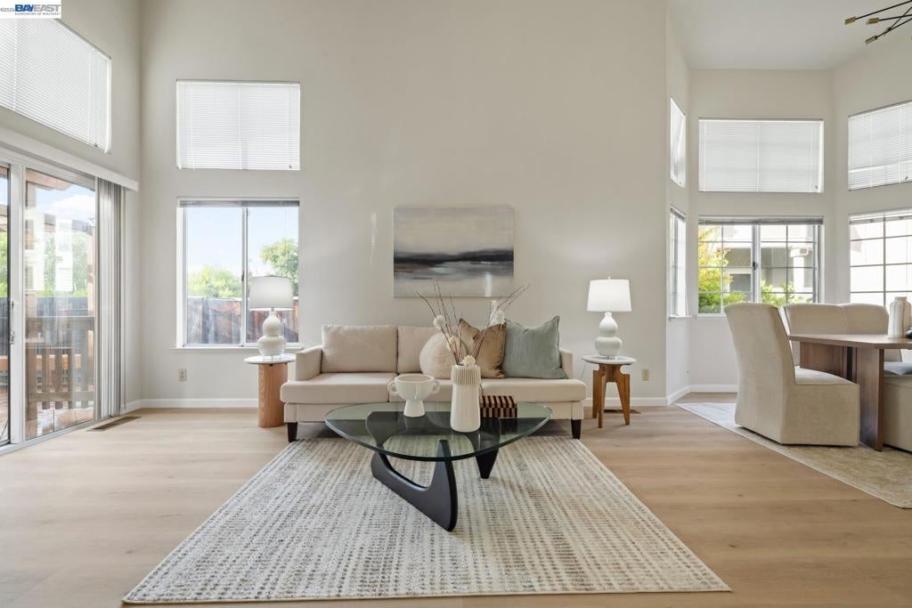 44729 Lynx Dr