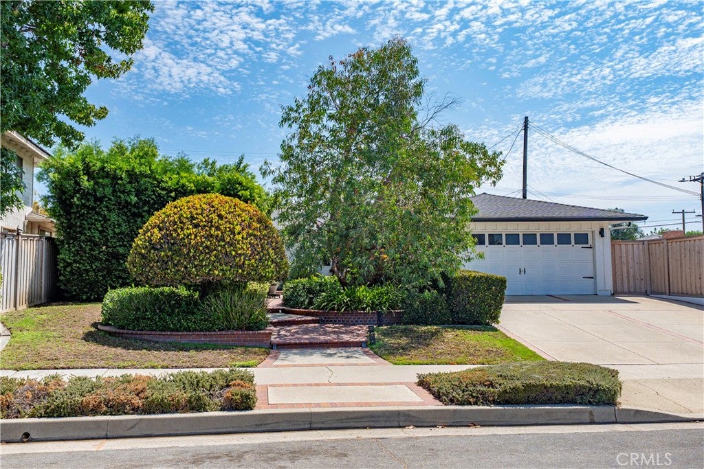 1102 Randall