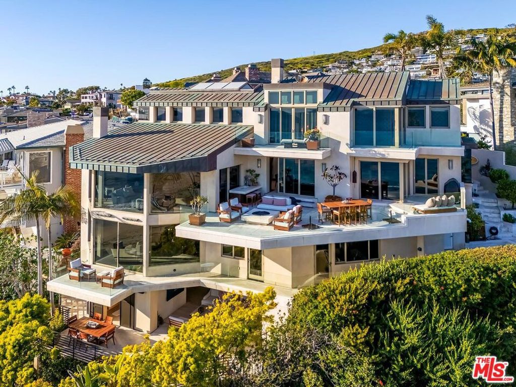 Photo of 88 Emerald, Laguna Beach, CA 92651 (MLS # 26662235)