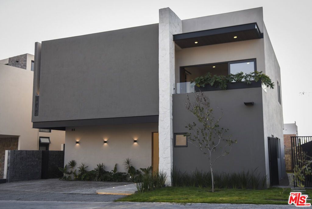 Photo of 108 Avenida La Espiga RoqueÃ±o 1, NA 76146 (MLS # 26716267)