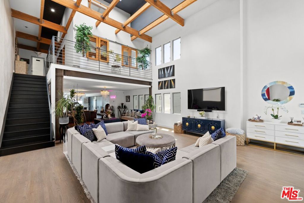 2014 Pacific Avenue