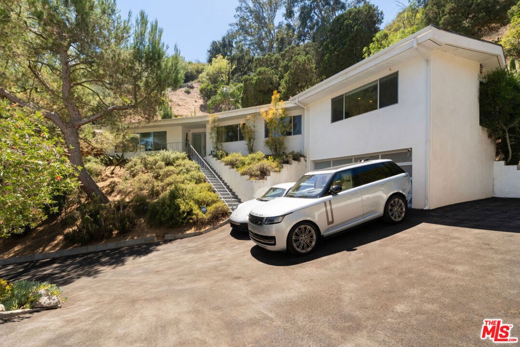 Photo of 9659 Cedarbrook Drive, Los Angeles, CA 90210 (MLS # 26869507)