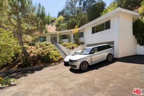 Photo of 9659 Cedarbrook Drive, Los Angeles, CA 90210 (MLS # 26869507)