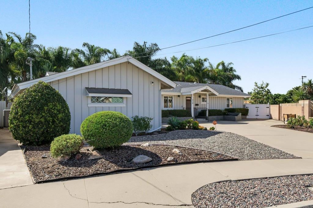 318 Rose View Place