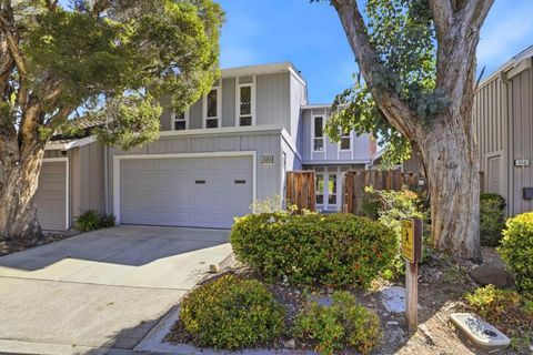 Photo of 320 Pine Wood Lane, Los Gatos, CA 95032 (MLS # ML82032454)