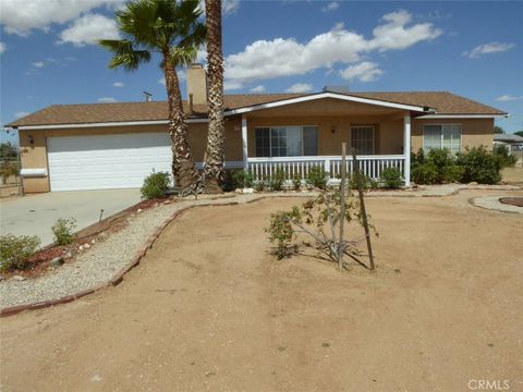 Photo of 10819 Nambe Road, Apple Valley, CA 92308 (MLS # HD26104130)