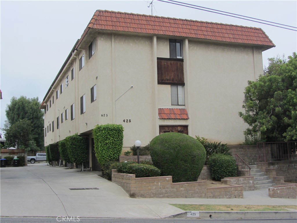 Recently remodeled condo in Monterey Park. The condo features 3 bedrooms and 2.5 baths with 1,579 sq ft. Oversize master suite and two bedrooms on the top floor. Vinyl plank flooring throughout the house. Recently installed the recess lights, kitchen cabinets, quartz countertops, and newer electric panel. An additional storage room is available next to the garage. Close to shopping center, restaurants, and supermarkets.