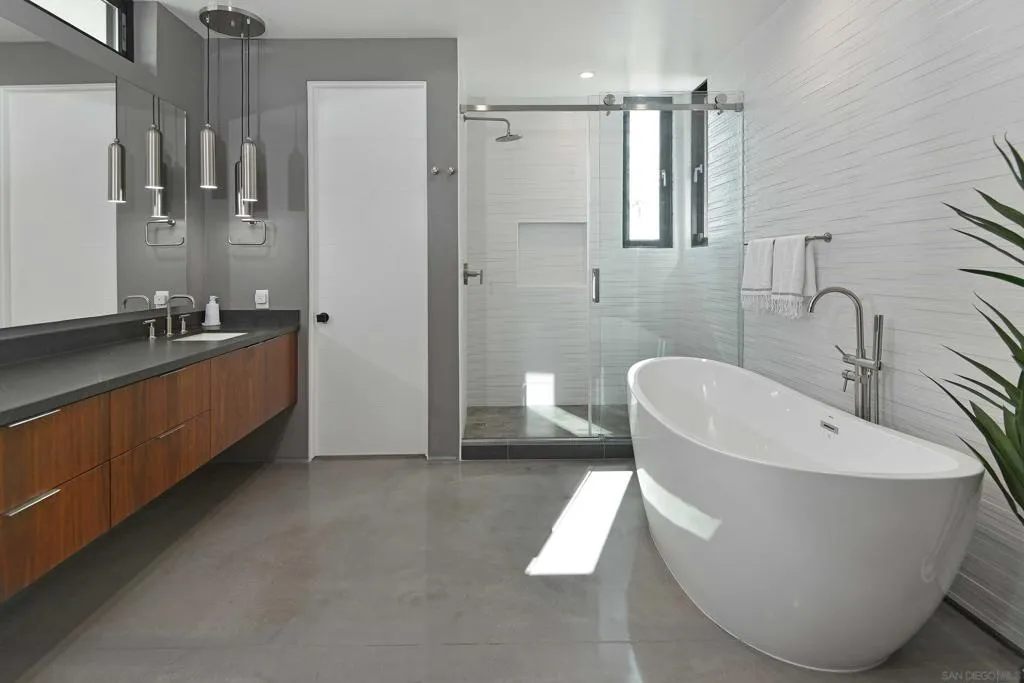 San Diego, California 92109, United States, 4 Bedrooms Bedrooms, ,6 BathroomsBathrooms,Residential,Active,231849