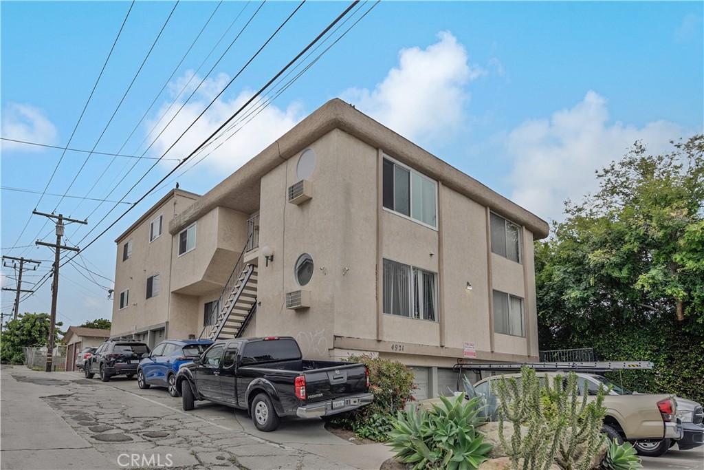 4921 Trojan Avenue 3