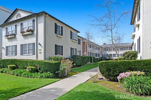 Photo of 515 San Vicente Blvd #D, Santa Monica, CA 90402 (MLS # SR25258579)
