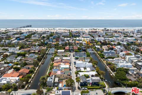 Photo of 2615 Beach Avenue, Venice, CA 90291 (MLS # 26870525)