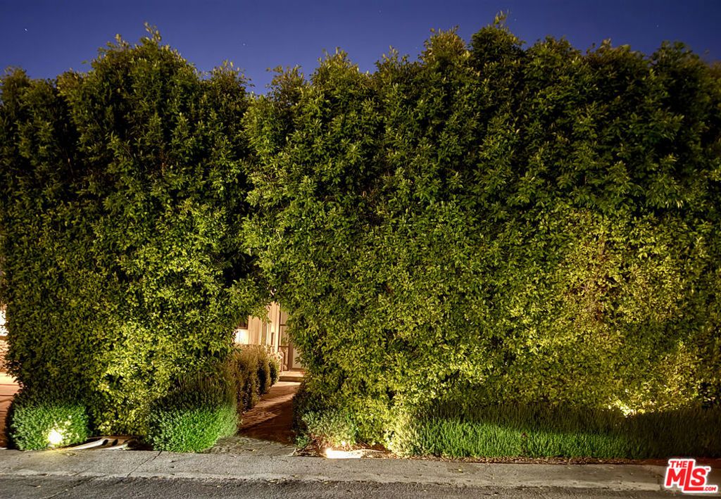 Photo of 12739 Halkirk Street, Studio City, CA 91604 (MLS # 26666421)