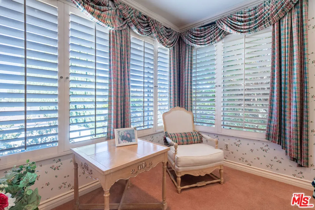 Sherman Oaks, California 91403, United States, 4 Bedrooms Bedrooms, ,3 BathroomsBathrooms,Residential,Active,239400